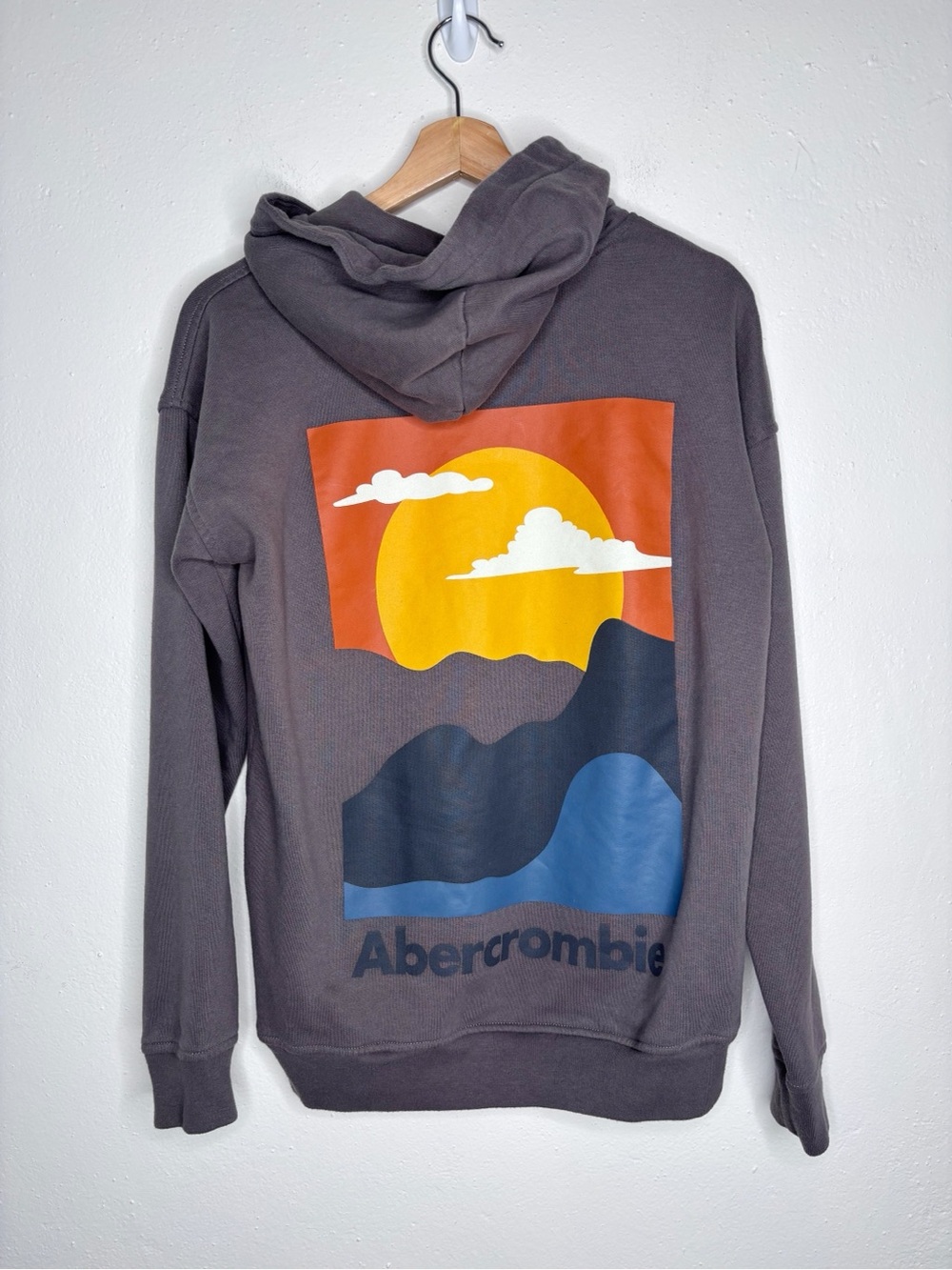 Abercrombie Kids Mountain Graphic Gray Relaxed Fit Hoodie Size 15/16 EUC